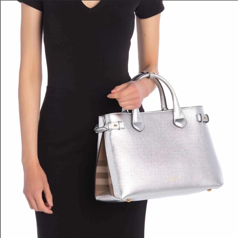 Burberry medium banner bag in silver - Picture 2 of 8